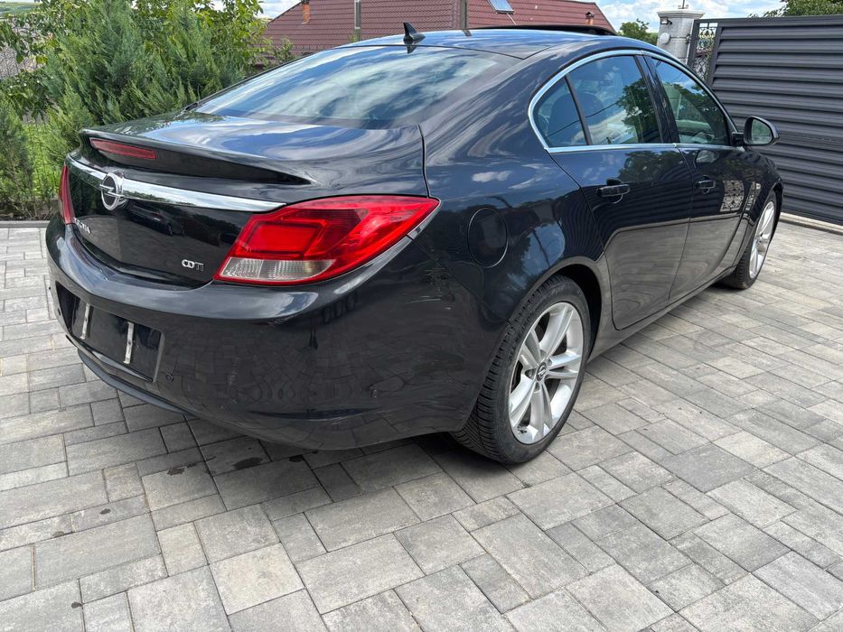 Vand Opel Insignia 2.0CDTI manuala berlina bi-xenon 160cai