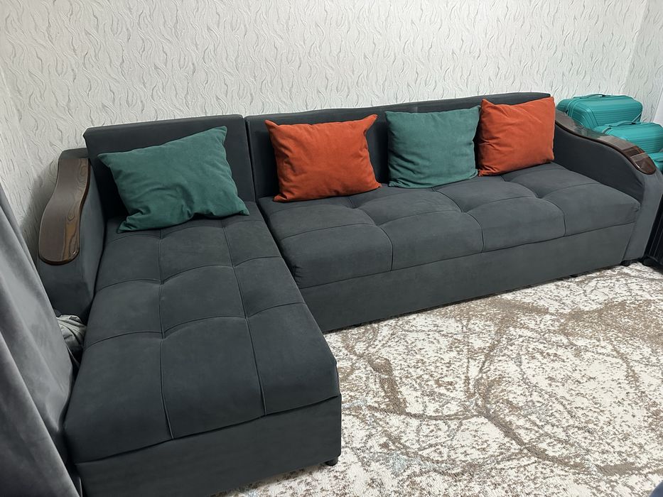 Продам диван пользовались 2 месяца