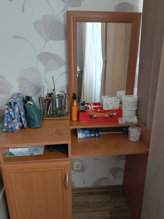 Продается комплект мебели