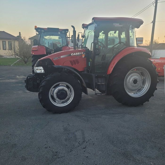 Tractor Case IH Farmall 95 A