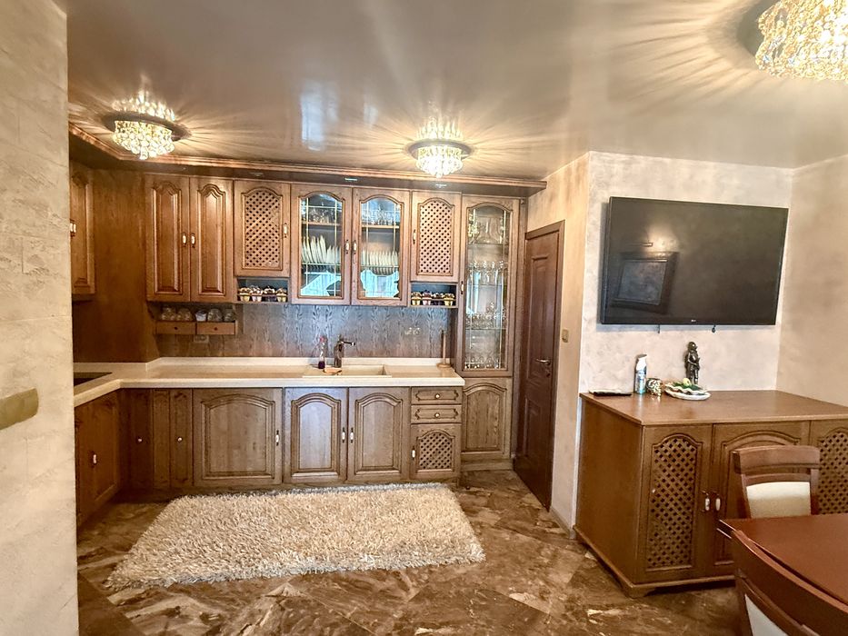 Луксозна къща под наем близо до Велико Търново