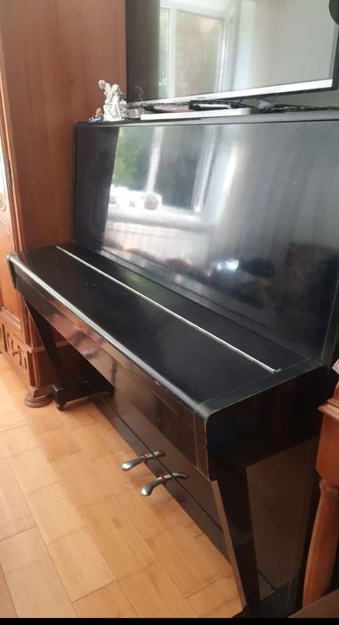 Продам пианино Октава