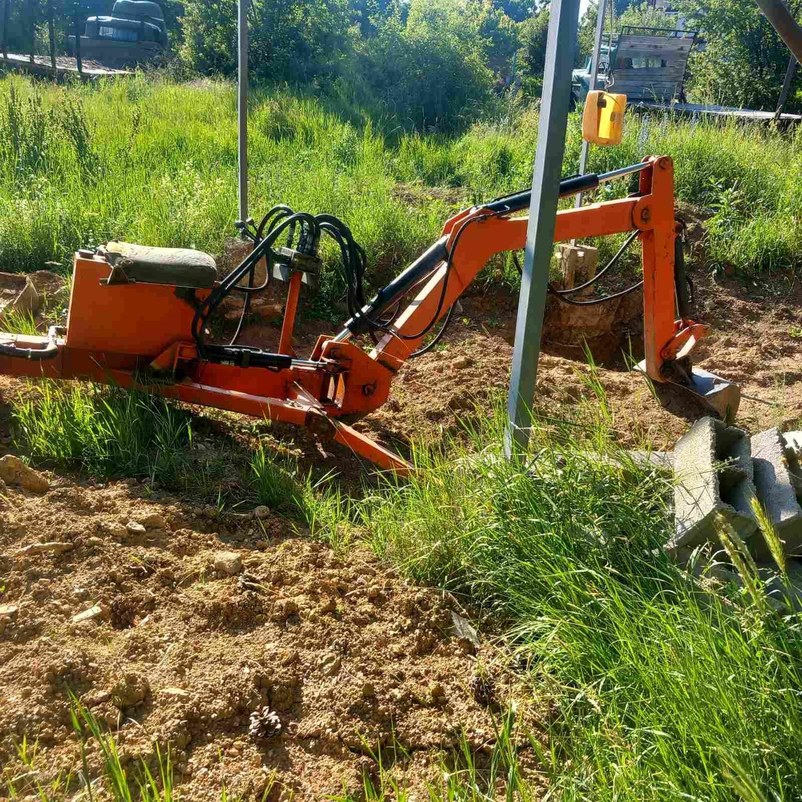 Продавам мини багер
