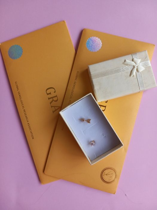 Обеци мойсанит 5 мм