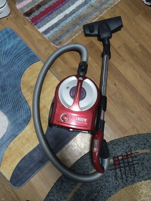 Продам пылесос с управлением на ручке