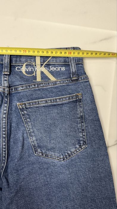 Дънки на Calvin Klein