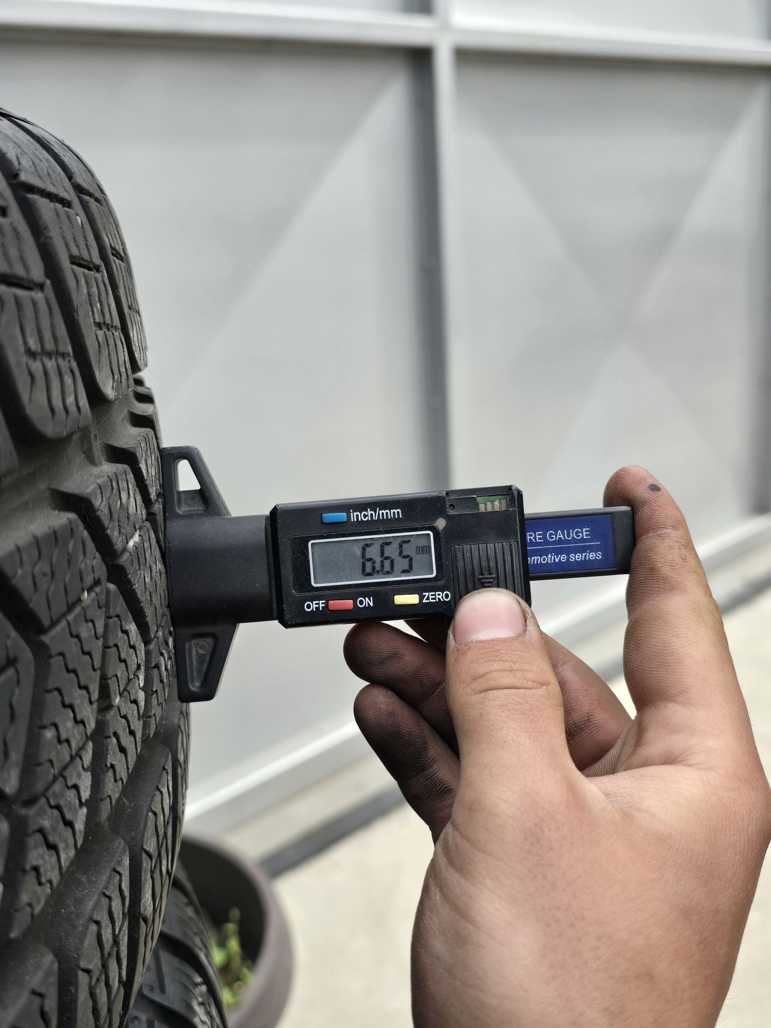 4 Броя 215/60/16 Pirelli 6,5mm