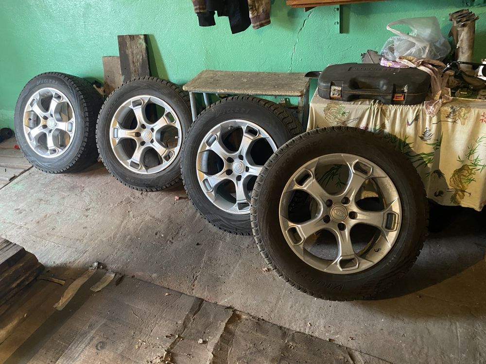 Продаются шины с дисками