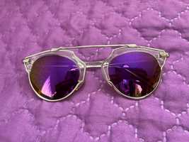 Слънчеви очила с лилави стъкла