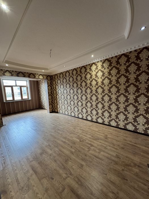 Sergili 7 malika toyxonani orqasida 3 xona yevro remont uy sotiladi sr