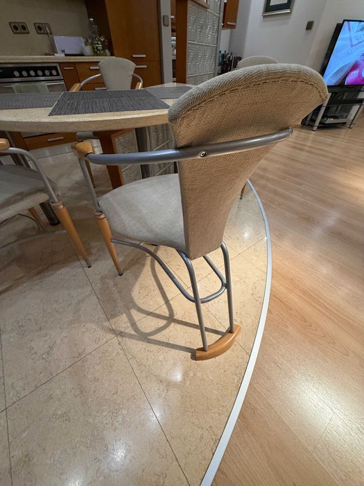 Столове за трапезария и кухня