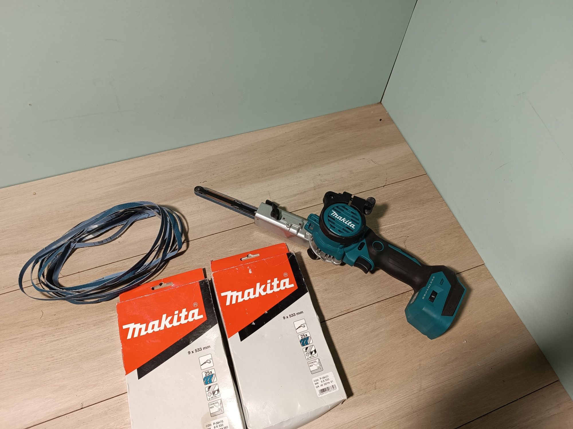 Makita 18v Brushless șlefuitor cu banda ingusta