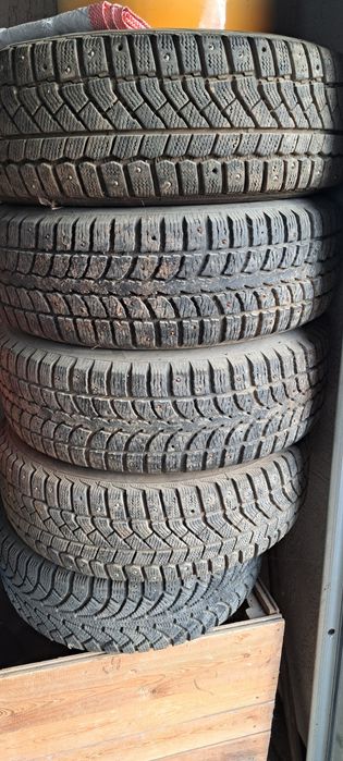 Шины 195/65.  Р15 зимние
