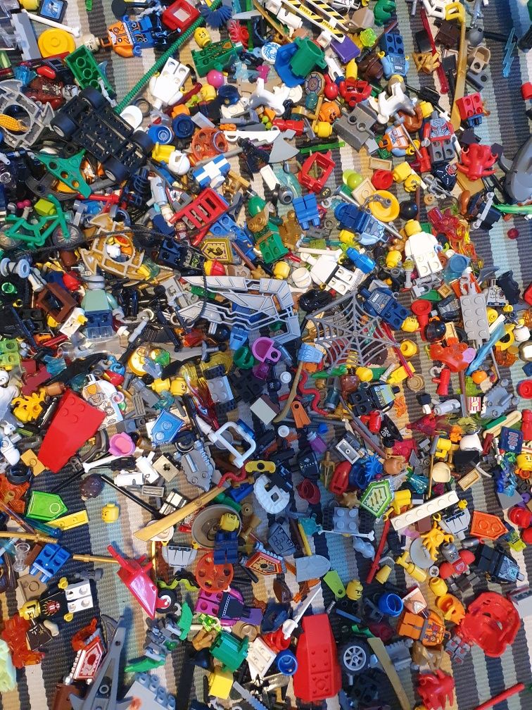 Lego piese si omuleti originali