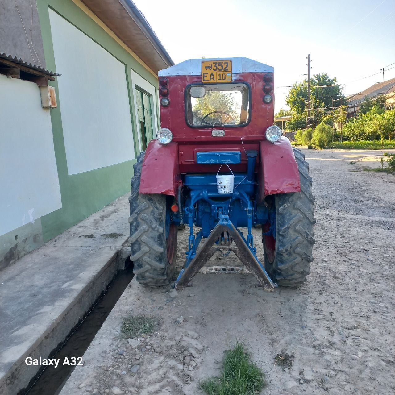 Traktor LTZ 40 gidravlicheskiy