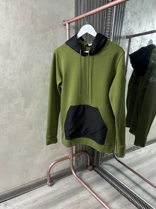 Мъжки блузи и суичъри в черен цвят