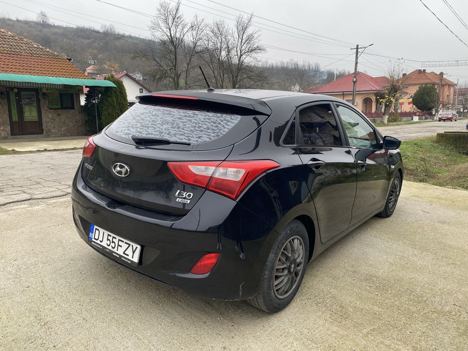 Hyundai i30 1.4 crdi 90cp