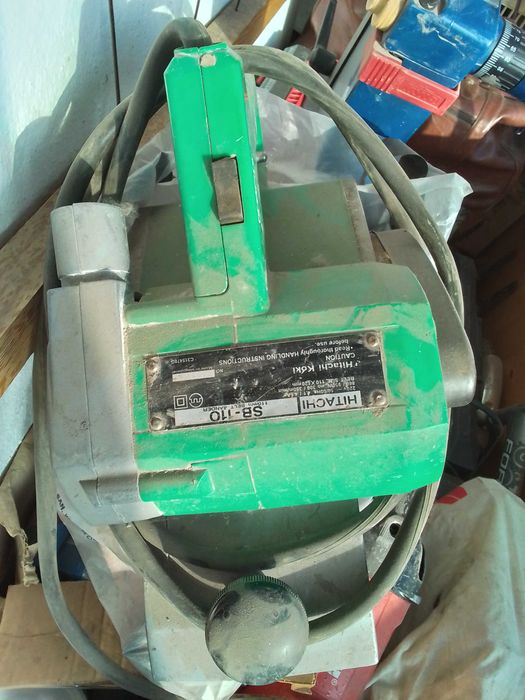 Ленточная шлифмашинка HITACHI