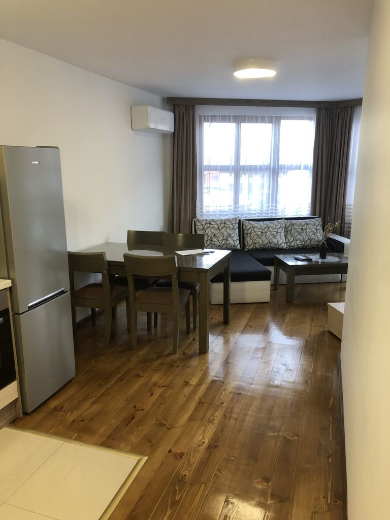 Дава се под наем Тристаен апартамент в Банско - 96 кв.м за 535.5 € - Снимка #3