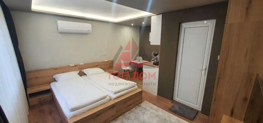 Дава се под наем Едностаен апартамент в Варна, Център - 20 кв.м за 408 € - Снимка #1