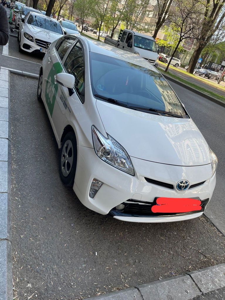 Inchiriez Prius 3 colantat 2015 GPL ride sharing, UBER, BOLT