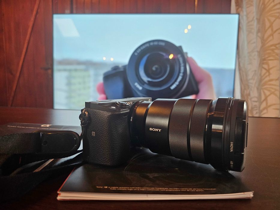 Aparat foto a6300 cu obiectiv sony F4/18-105 ideal pentru poze