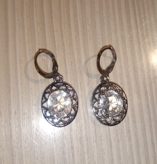 Серьги очень красивые 3 пары