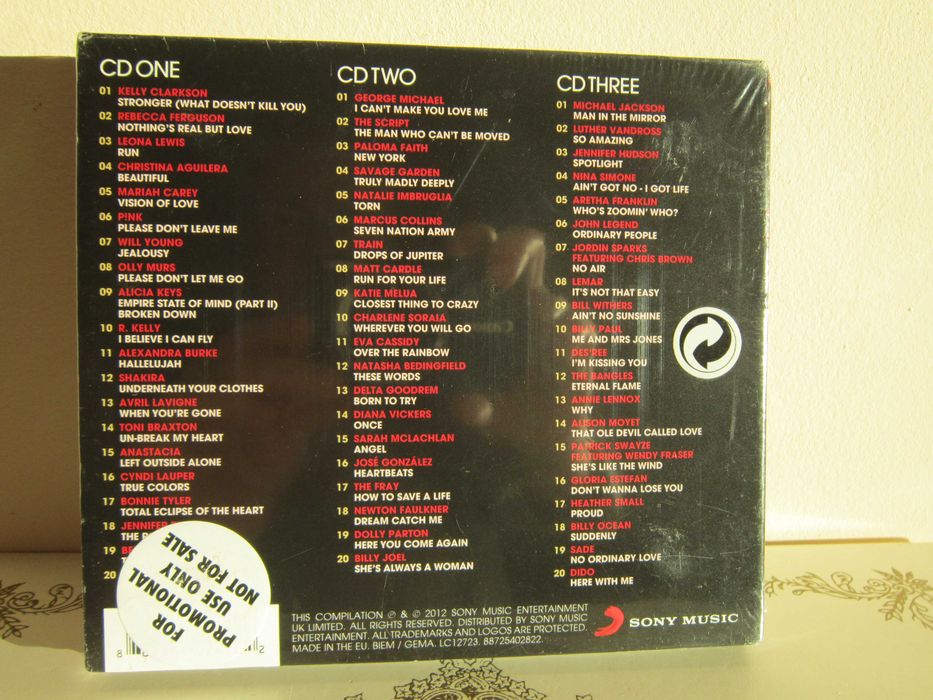 cadou rar cdx3 Voices The Greatest Voices Of All Time UK 2012 (noi)