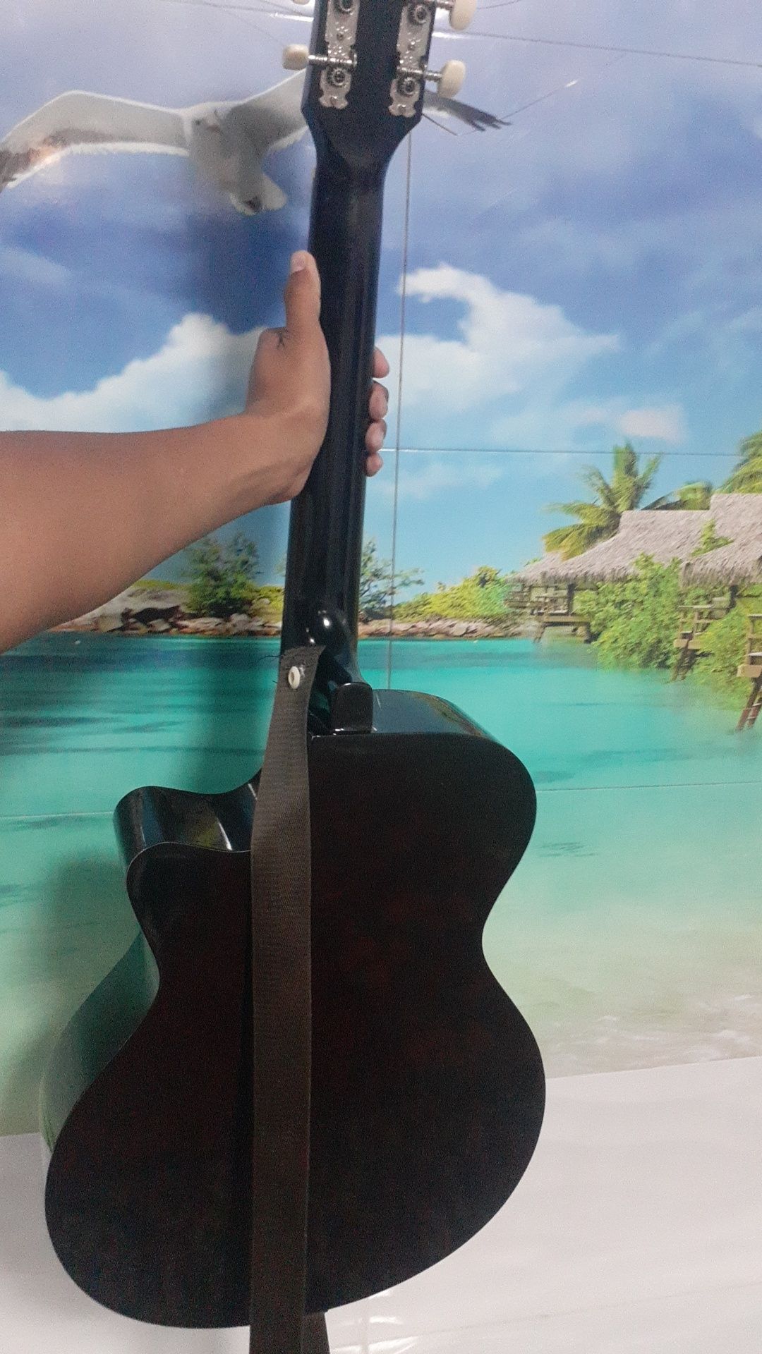 gitara sotiladi 38 razmer chexol remen bor simlar yangi