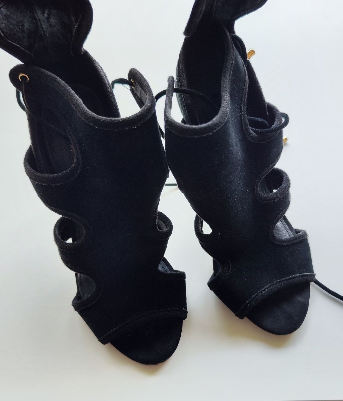 Pantofi cu toc, imitatie de piele intoarsa