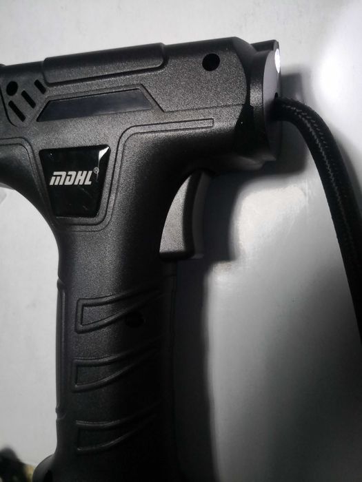 Pompa aer auto electrica