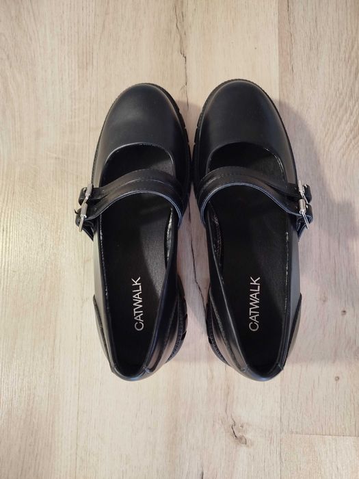Loafers cu toc - noi