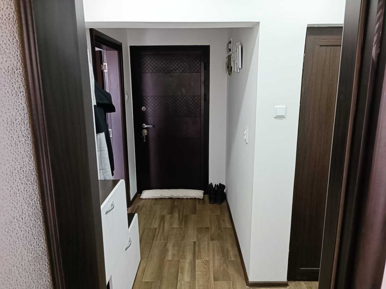 Дава се под наем Двустаен апартамент в Разград, Освобождение - 90 кв.м за 459 € - Снимка #9