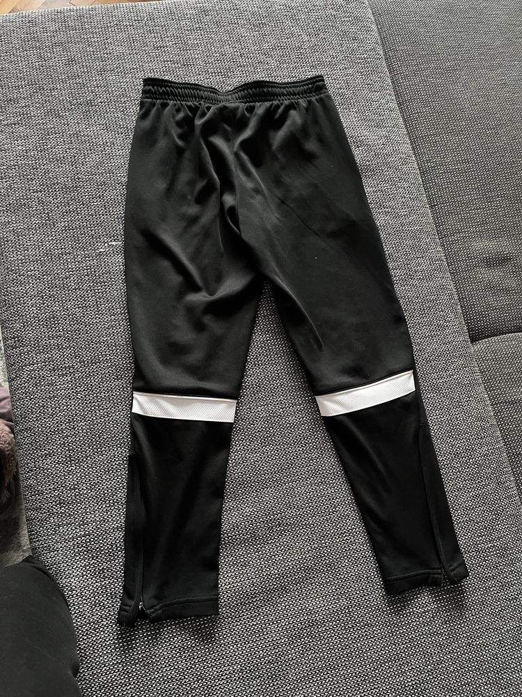 Детски дрехи Adidas, Nike р-р 128/134, 8 год