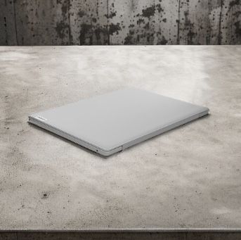 Laptop Lenovo argintiu