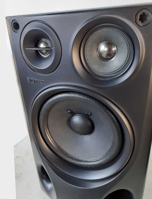 Boxe Sony pe 3 căi
