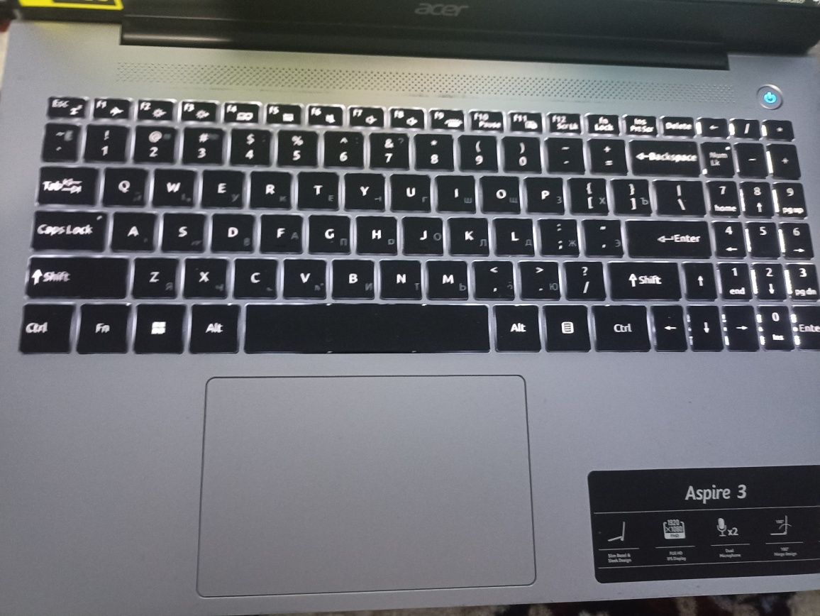 Nootebuk Acer Aspire 3.   16/512