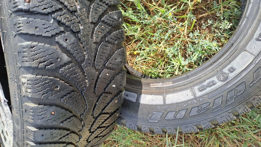 Продам зимние шины б/у 20 000 теңге