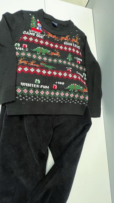 Костюм с новогодним принтом