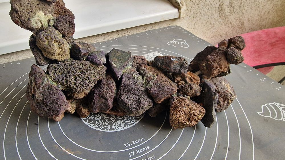 Decor acvariu din roca vulcanica