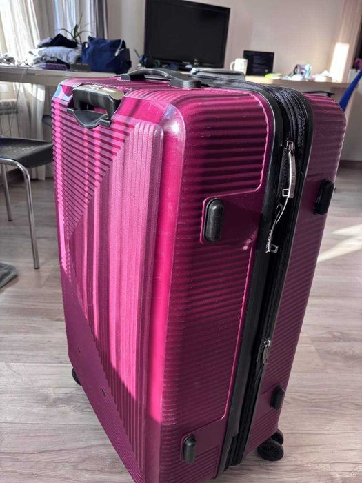 Бордово твърд куфар – Regent – 100 лв