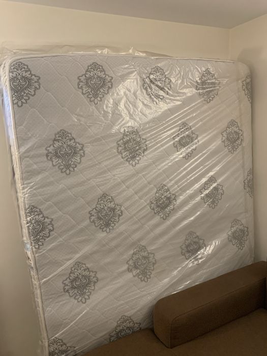 Saltea 200x160 in stare foarte buna cu 2 fete iarna/vara