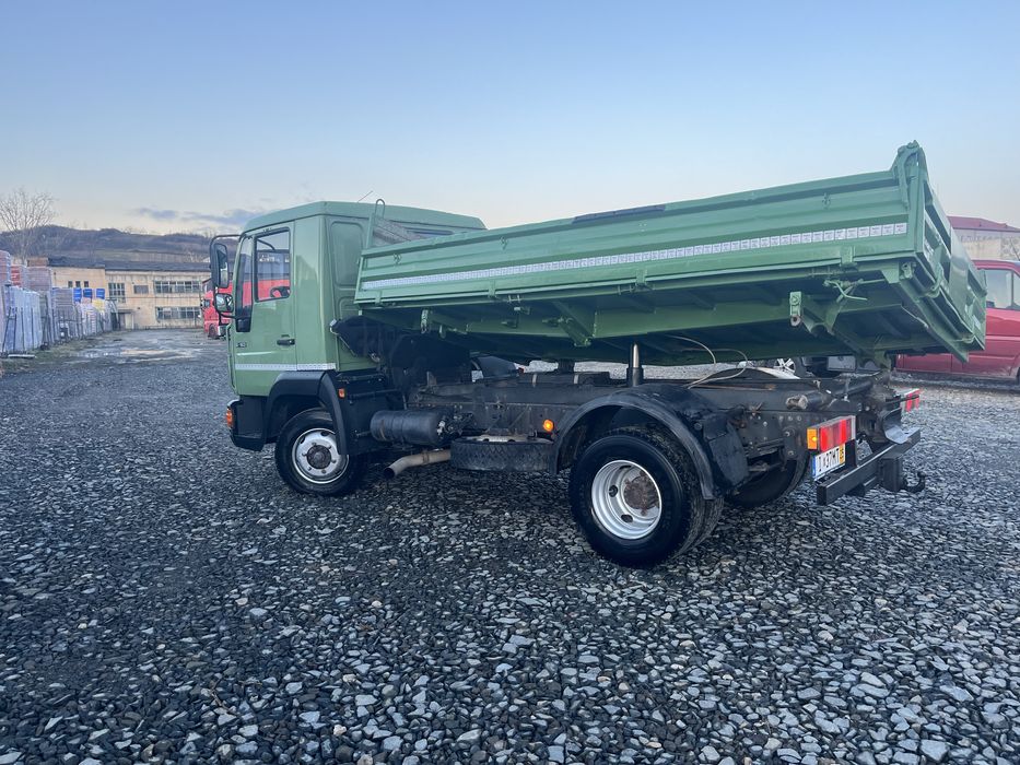 Man 8/163 basculabil pe 3 parti