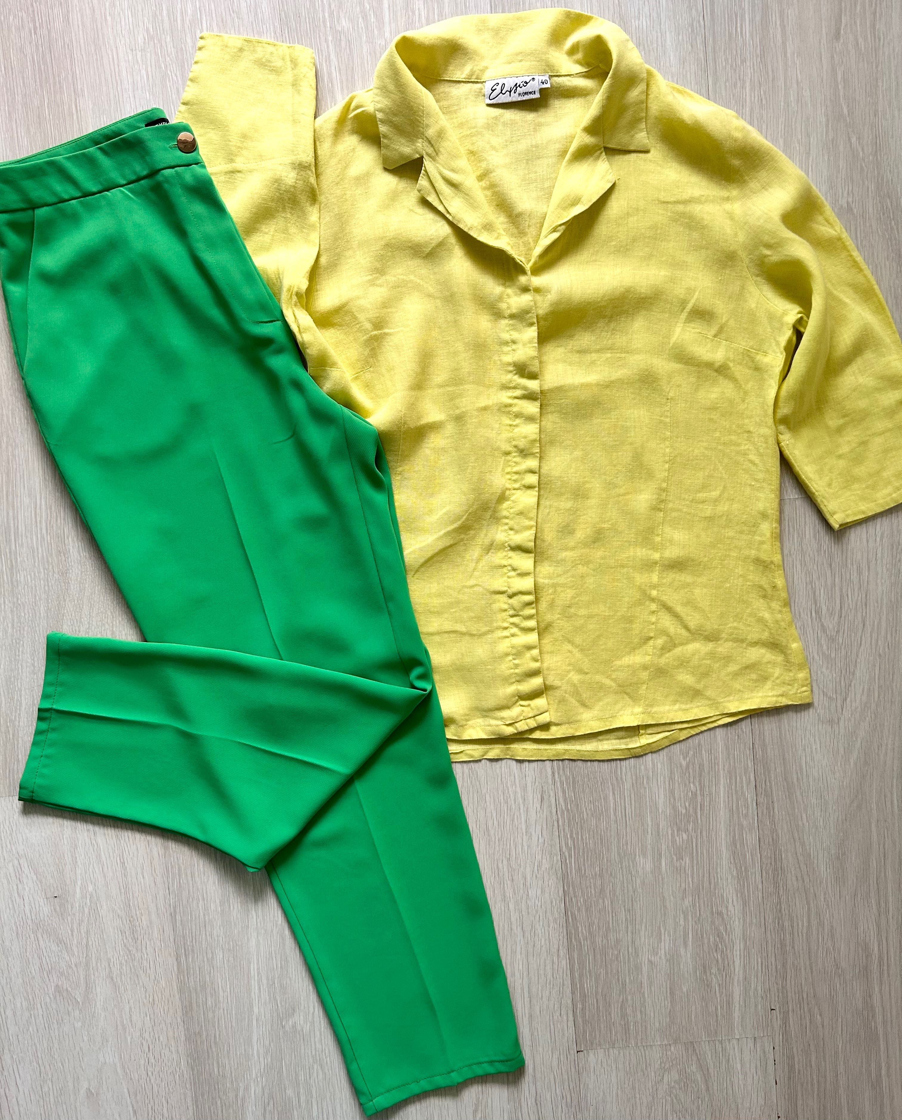 Елегантен панталон в наситен зелен цвят и ленена риза в жълто