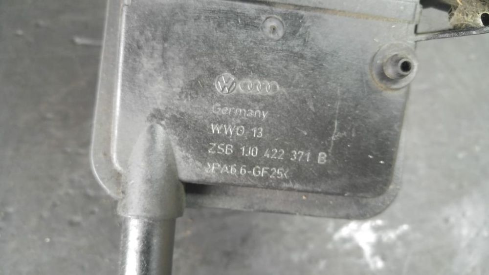 vas lichid servo vw  golf 4 1.6 b azd  1j0422371b