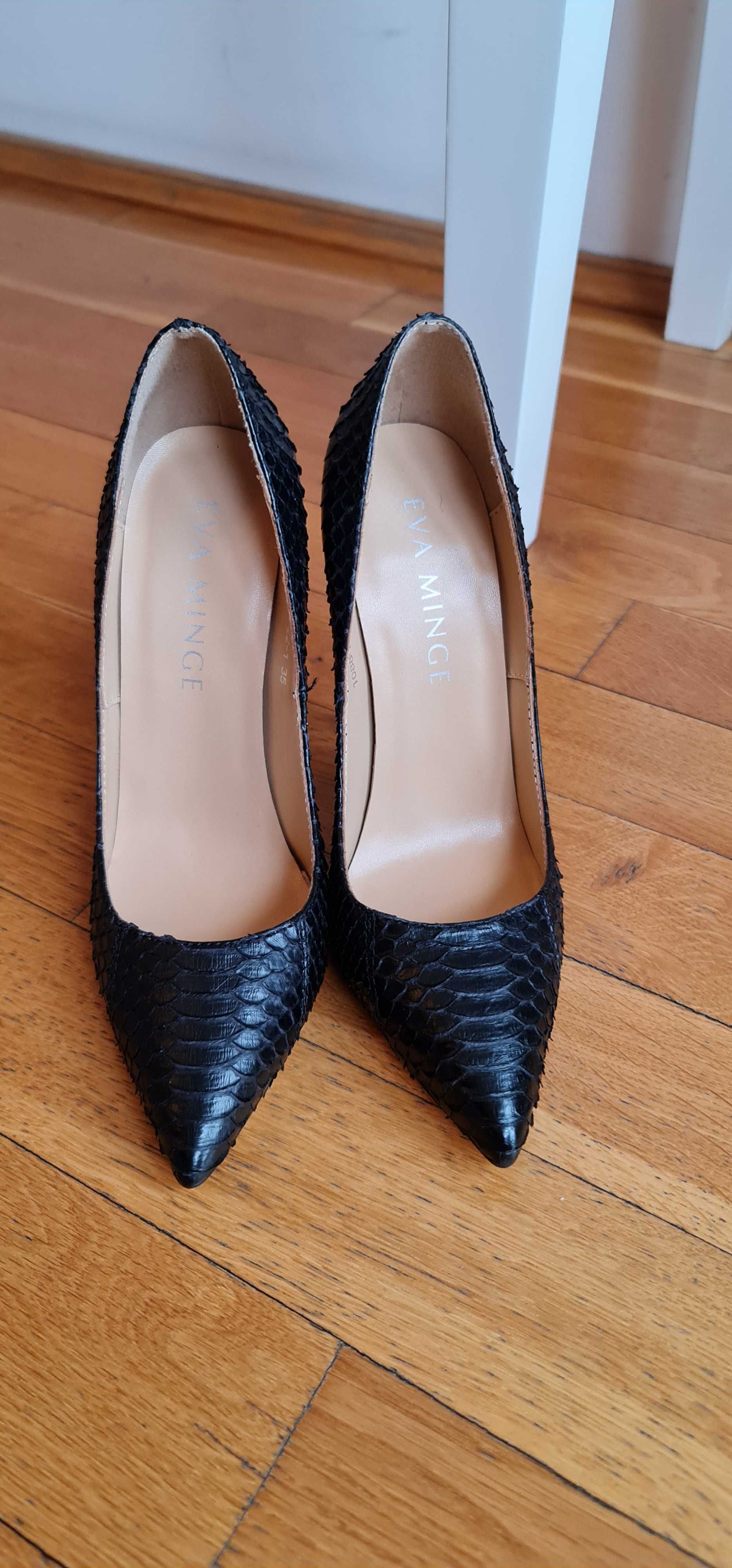 Pantofi stiletto