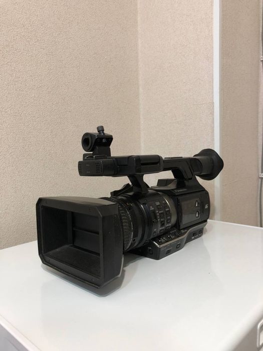 Продам профессиональную видеокамеру