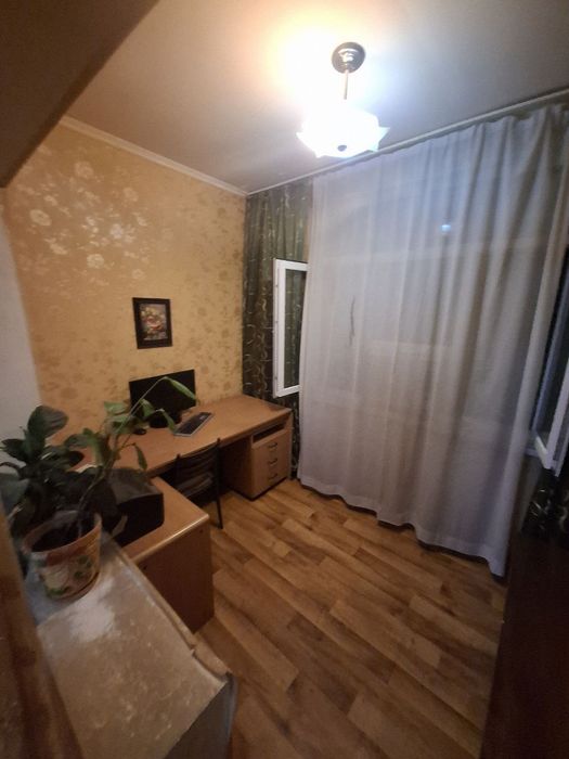 Ахмад Югнакий 2/3/5 2-балкона по 2х3
2/3/5  Общ пл 62 квм 
60000 
Не т