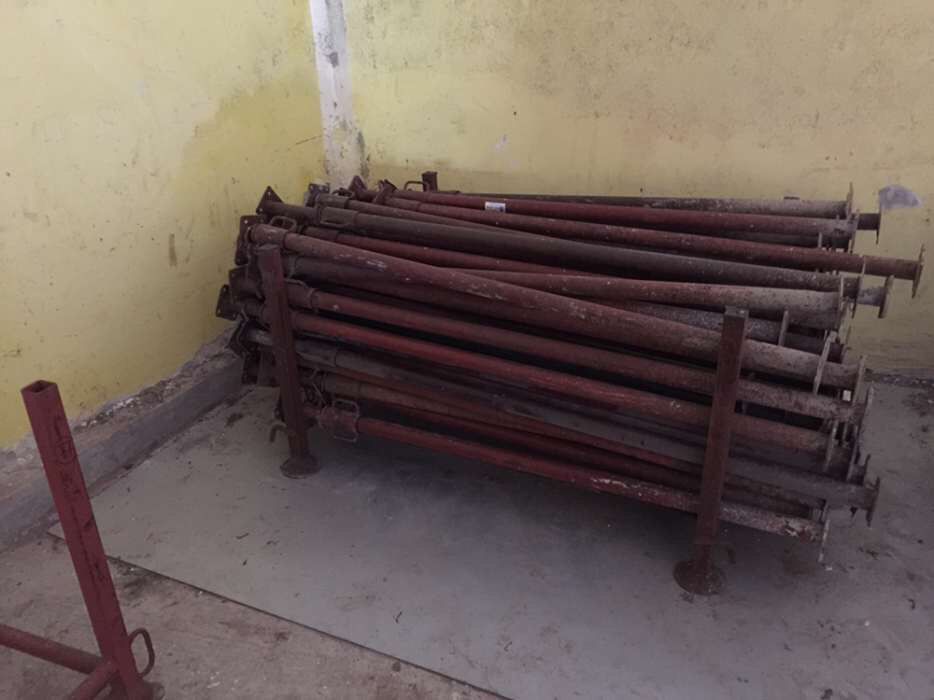 Popi metalici de inchiriat