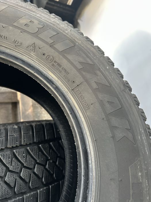 215/70/15c за бус Bridgestone 2бр дот23
